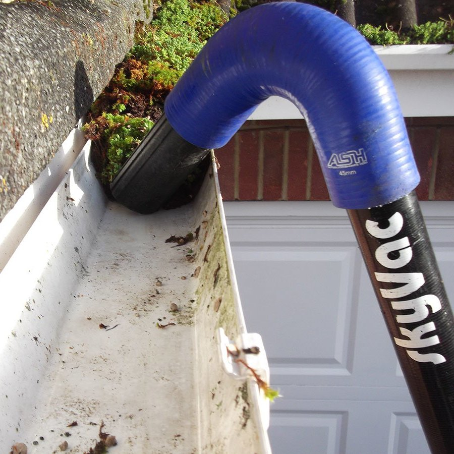 Professional gutter cleaning service